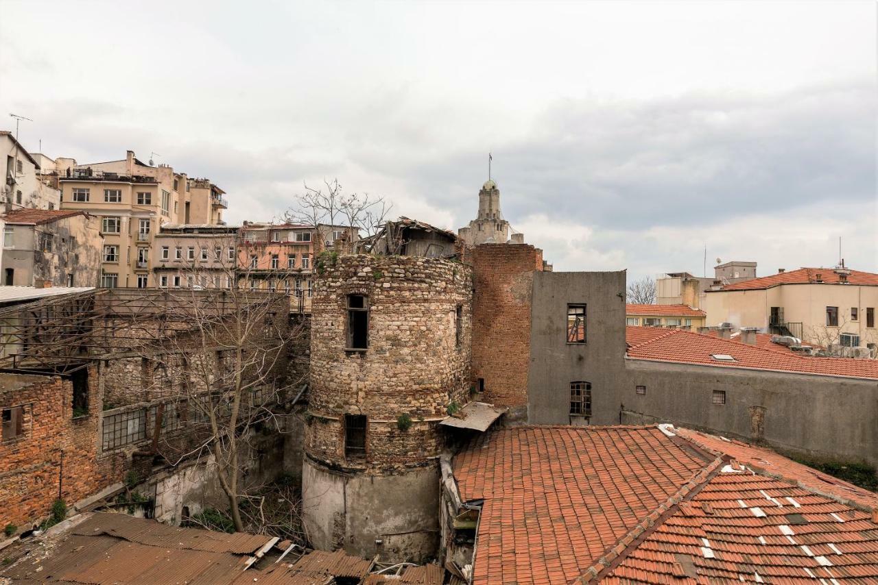 Galataist Apartment