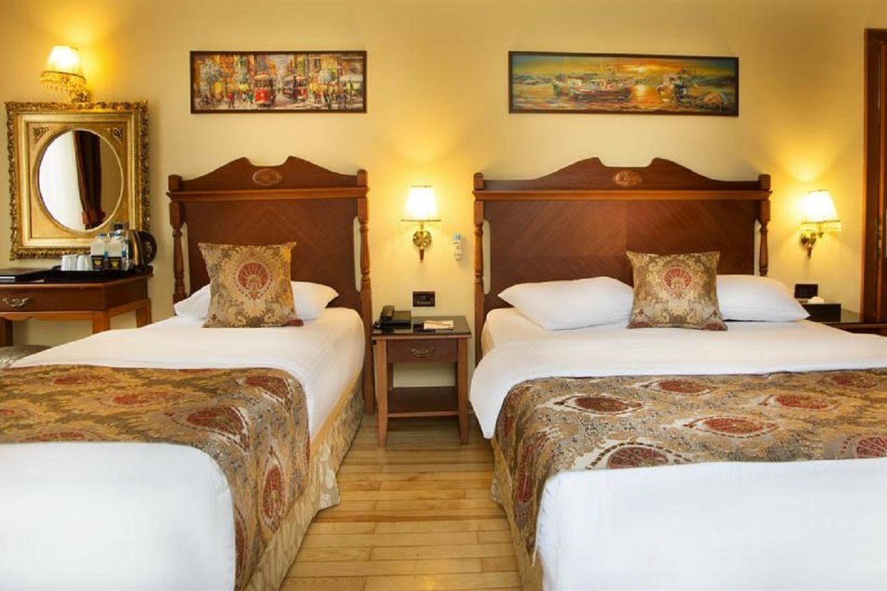 Hotel Western Empire Palace & 4*