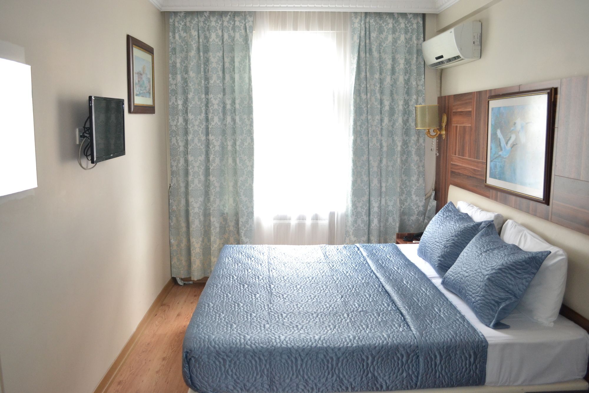 Mosq At Fatih Hotel