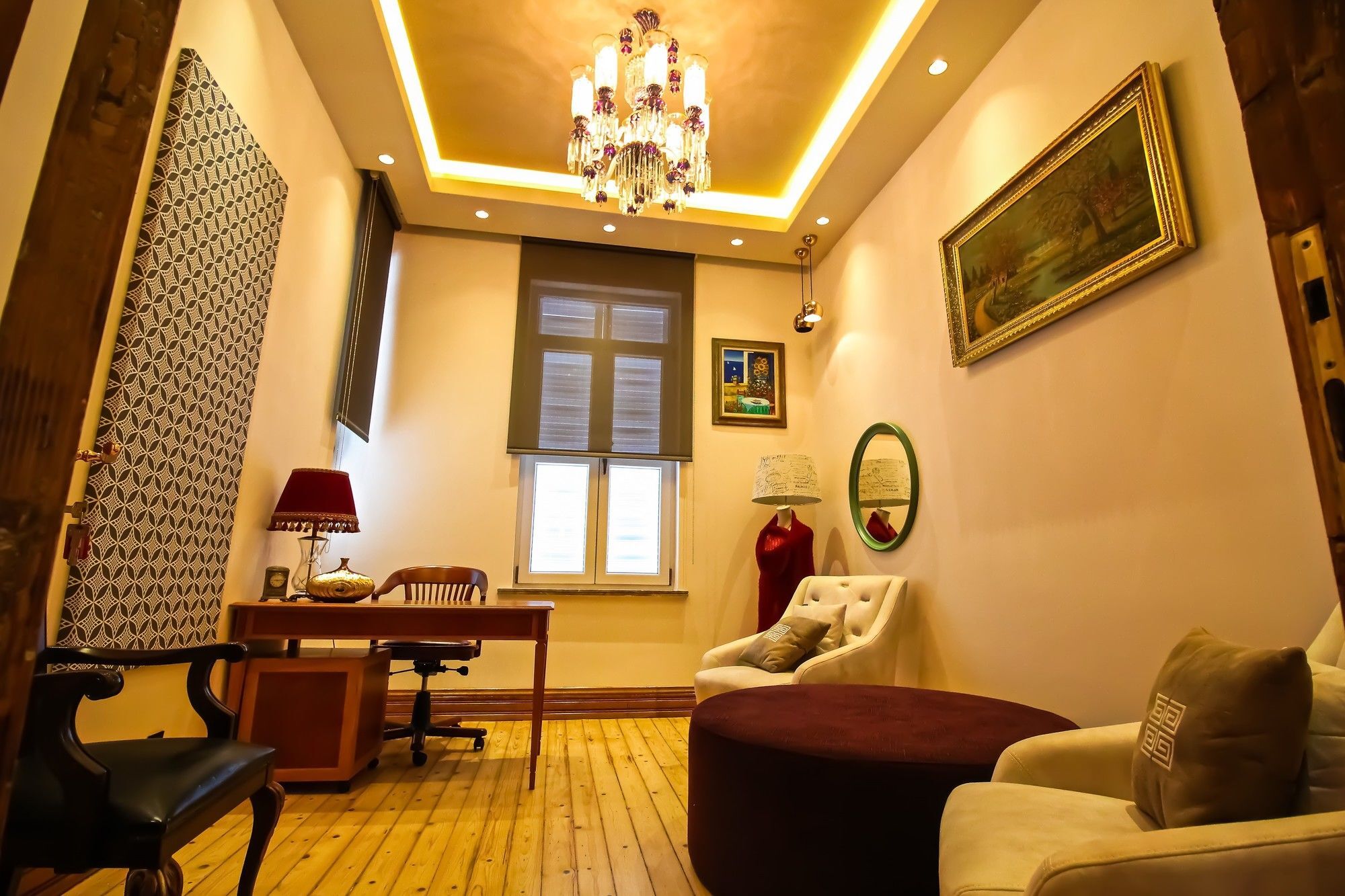 Maroon Istanbul
