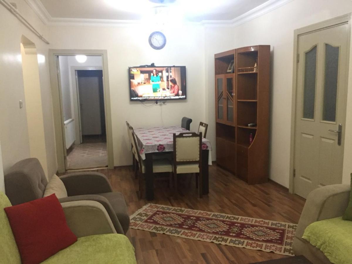 Eda's Apartment