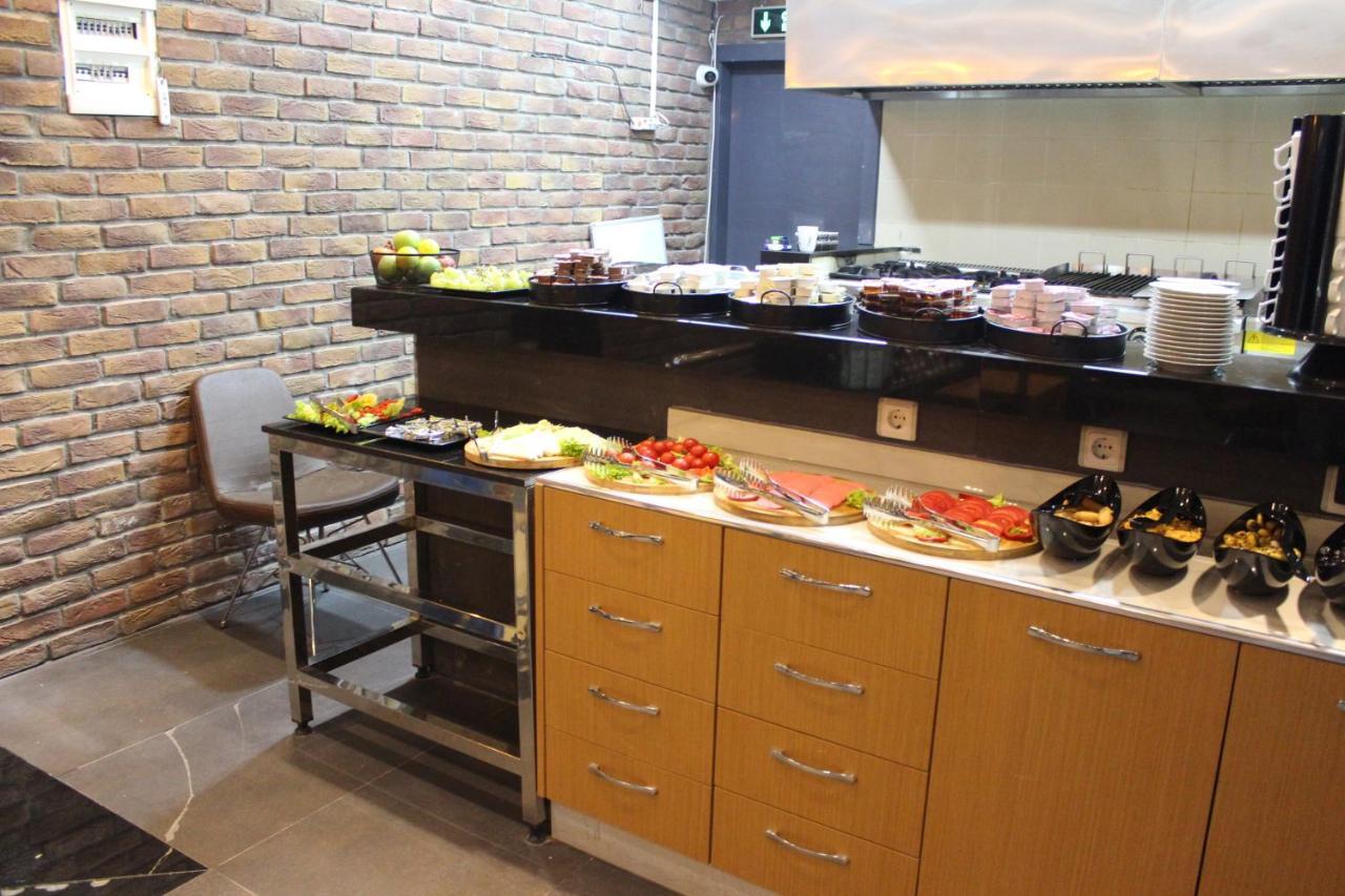 Terrace Hotel 2*