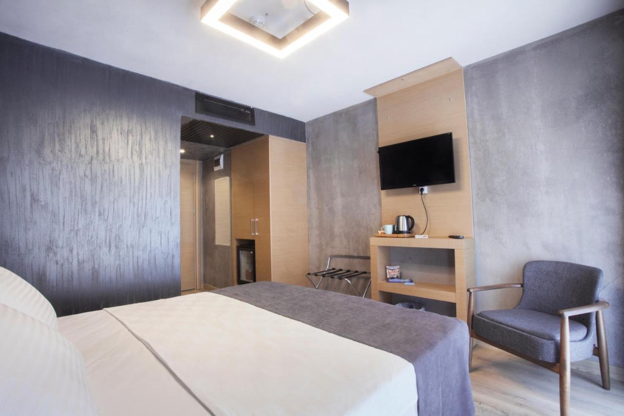Red Stone Hotel 3*