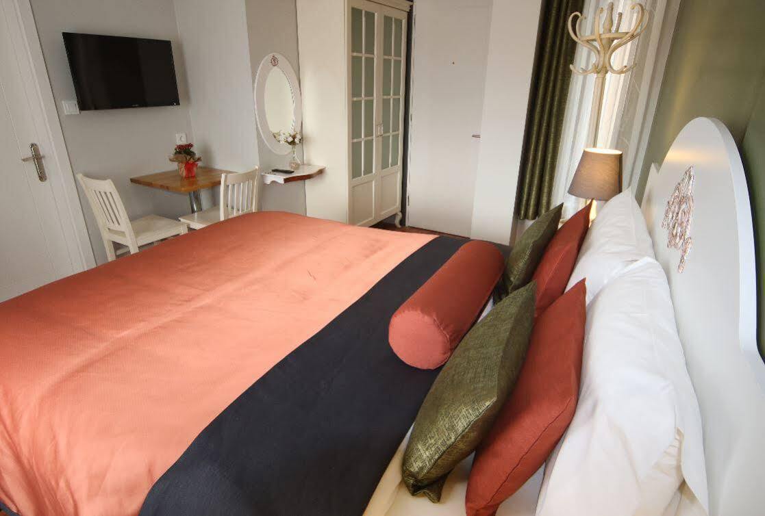 Away Aparthotel