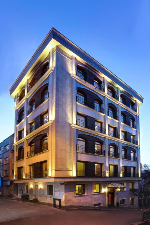Hotel The Fox 4*