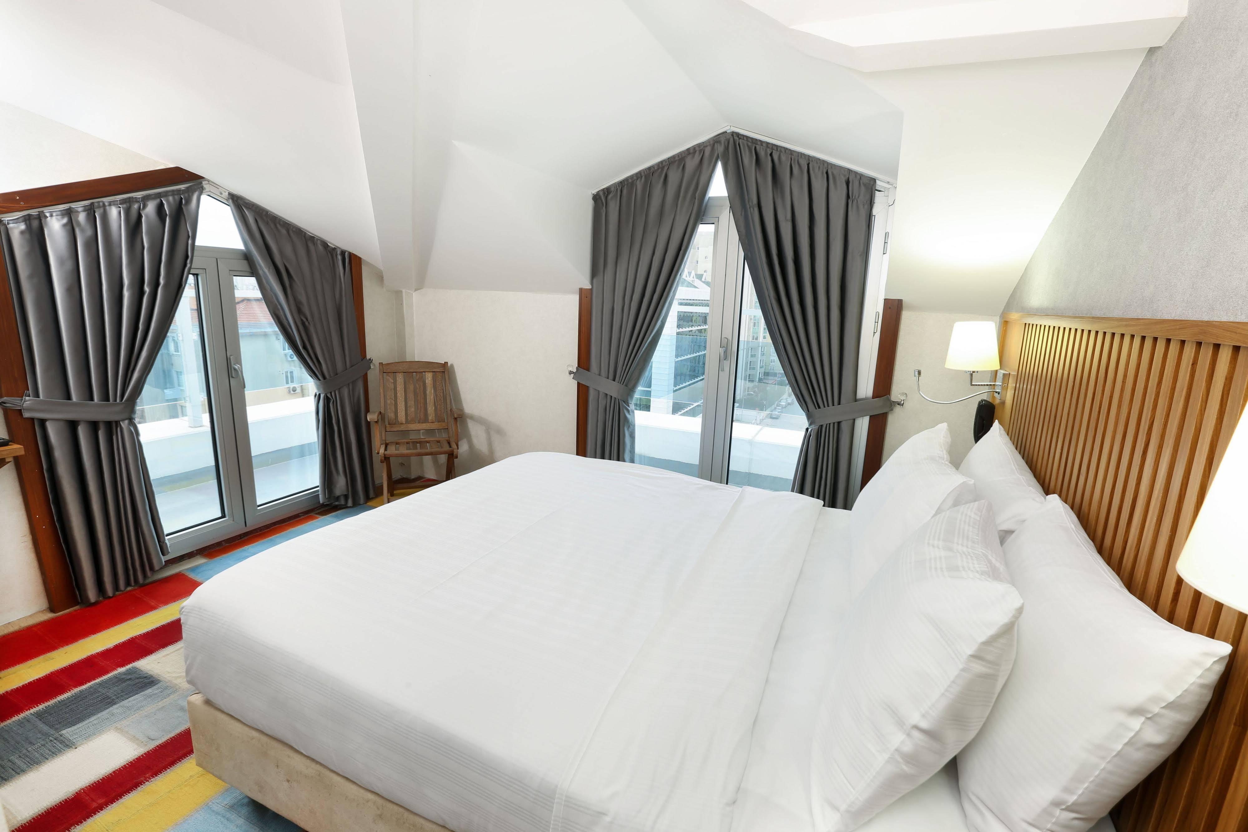 Otel Discovery