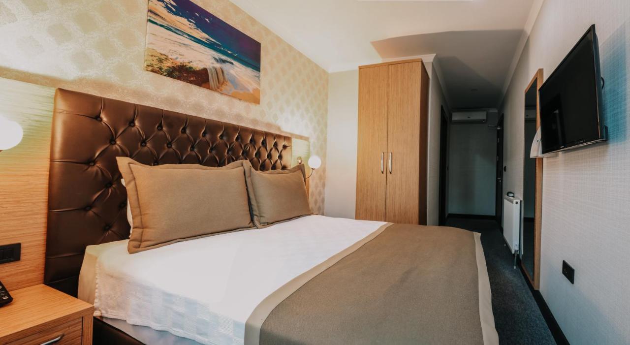 Grand Lark Hotel *