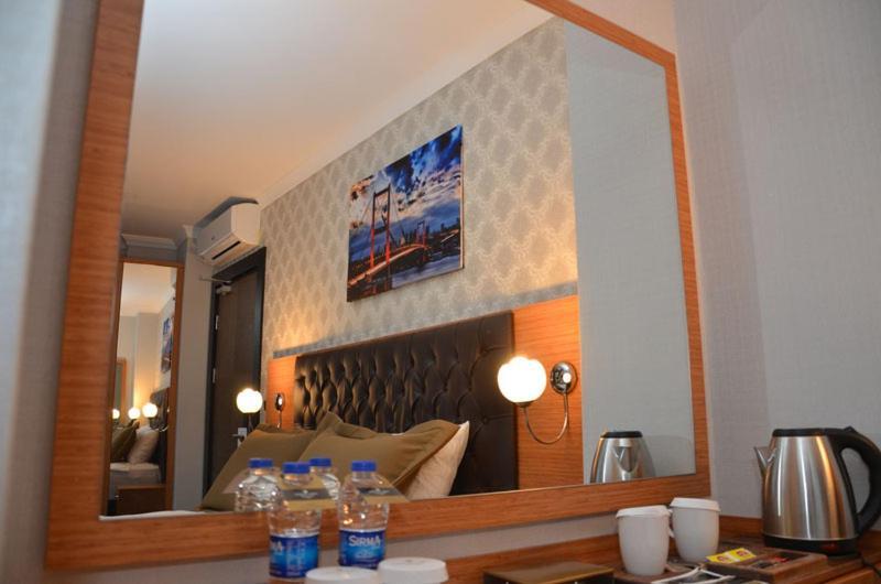 Grand Lark Hotel *