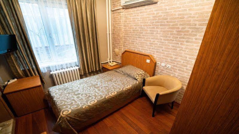 Hotel Sembol 3*