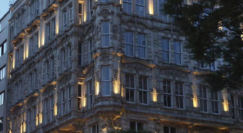 X Flats Tophane Apartment *