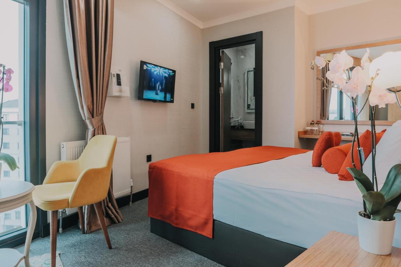 Grand Lark Hotel *