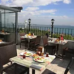 Seahouse Suites