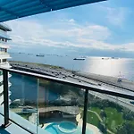 Luxury 2 Room Suite Apartment With Seaview In Center