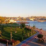 Central Apartament 4\' Galata Tower Granbazaar 2\' Sea 4\' Ferry/Metro/Tram