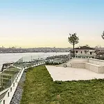 Flat With Panoramic Bosphorus View In Cihangir