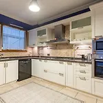 Delightful Flat With Bosphorus View In Kuzguncuk