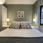 Charming And Central Flat With Balcony In Beyoglu