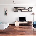 Sleek Flat 50 M To Bull Statue In Kadikoy