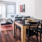 Sleek Flat 50 M To Bull Statue In Kadikoy