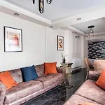 Refreshing Duplex Flat With Jacuzzi In Sisli