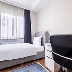 Flat In Maltepe With Balcony Near Shopping Malls