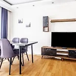 Flat In Maltepe With Balcony Near Shopping Malls
