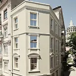 Baylo Suites