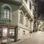 Baylo Suites