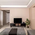Central Flat Near Taksim Square With Balcony
