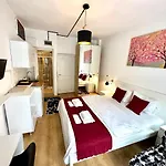 Aram Galata Suites