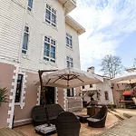 Gorgeous Studio In Historic Mansion In Beylerbeyi