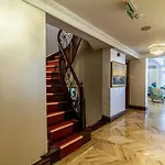 Hotel Room In Historic Mansion In Beylerbeyi