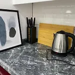Renovated 2Br Apartment Near Metro
