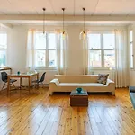 Eclectic Home Near Galata Tower In Beyoglu