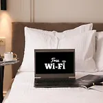 Gatto Suites&Residence