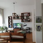Bright, Peaceful House In Balat