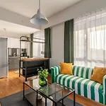 Modern Flat In Istanbul, 10 Min To Airport Metro