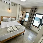 Elegance House Hotel
