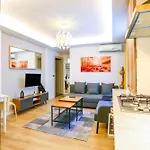 Delightful Flat 500 M To Uskudar Ferry Station