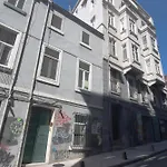 Stylish City Getaway-Explore The Urban Delights