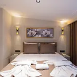 Pera Luna Premium Hotel