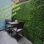 Aram Kerasi Rooms