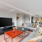 Penthouse Duplex 4Br25Bath Terrace Views! #258