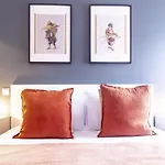 Flat Near Popular Attractions In Suadiye