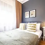 Flat Near Popular Attractions In Suadiye