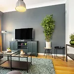 Flat Near Popular Attractions In Suadiye