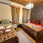 Guer Royal Apartments