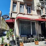 Sand Door Hotel