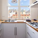 Bright Charming 1-Bed Home-Heart Of Taksim! #365