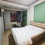 Yolo Hostel